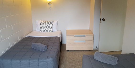 2-bedroom unit single beds