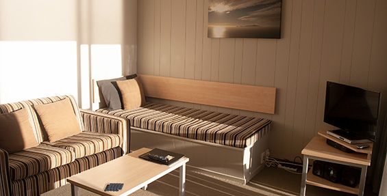 waterfront 1-bedroom lounge